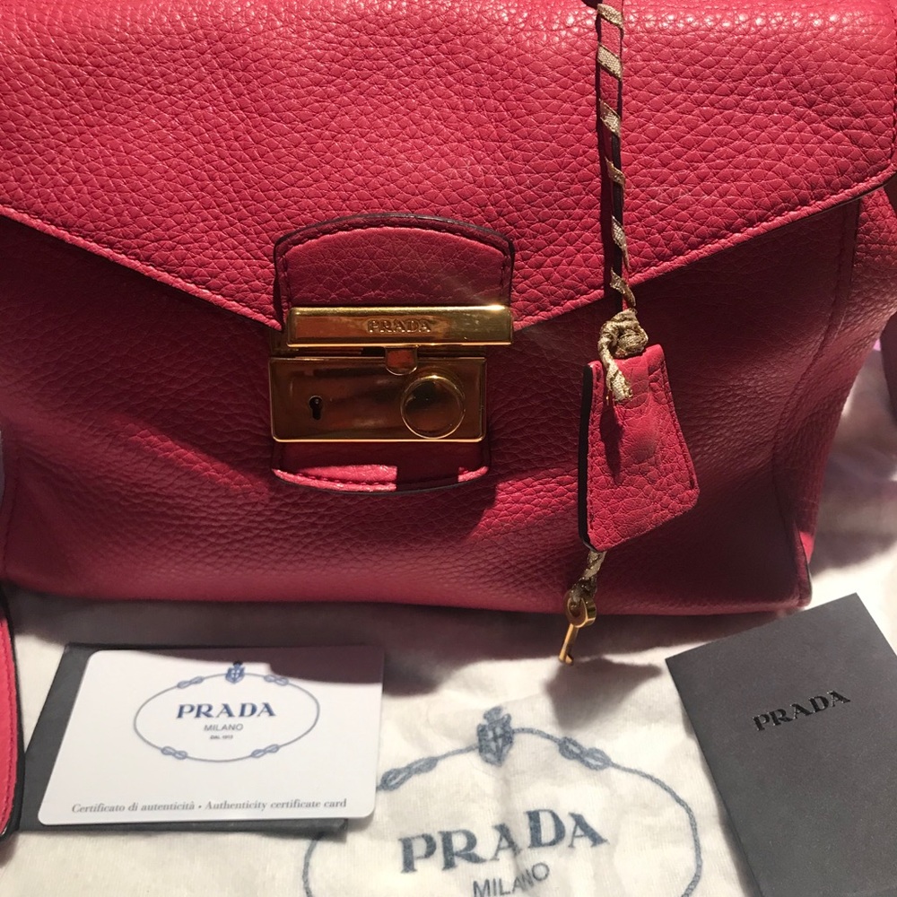 Prada purse 👛 with lock and key meduim size authentic Prada